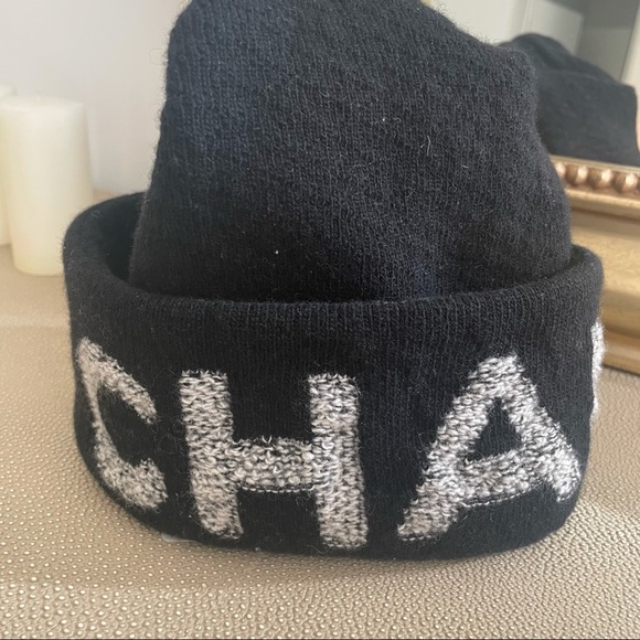 NEW Chanel Letters CC Beanie Logo - Picture 7 of 12
